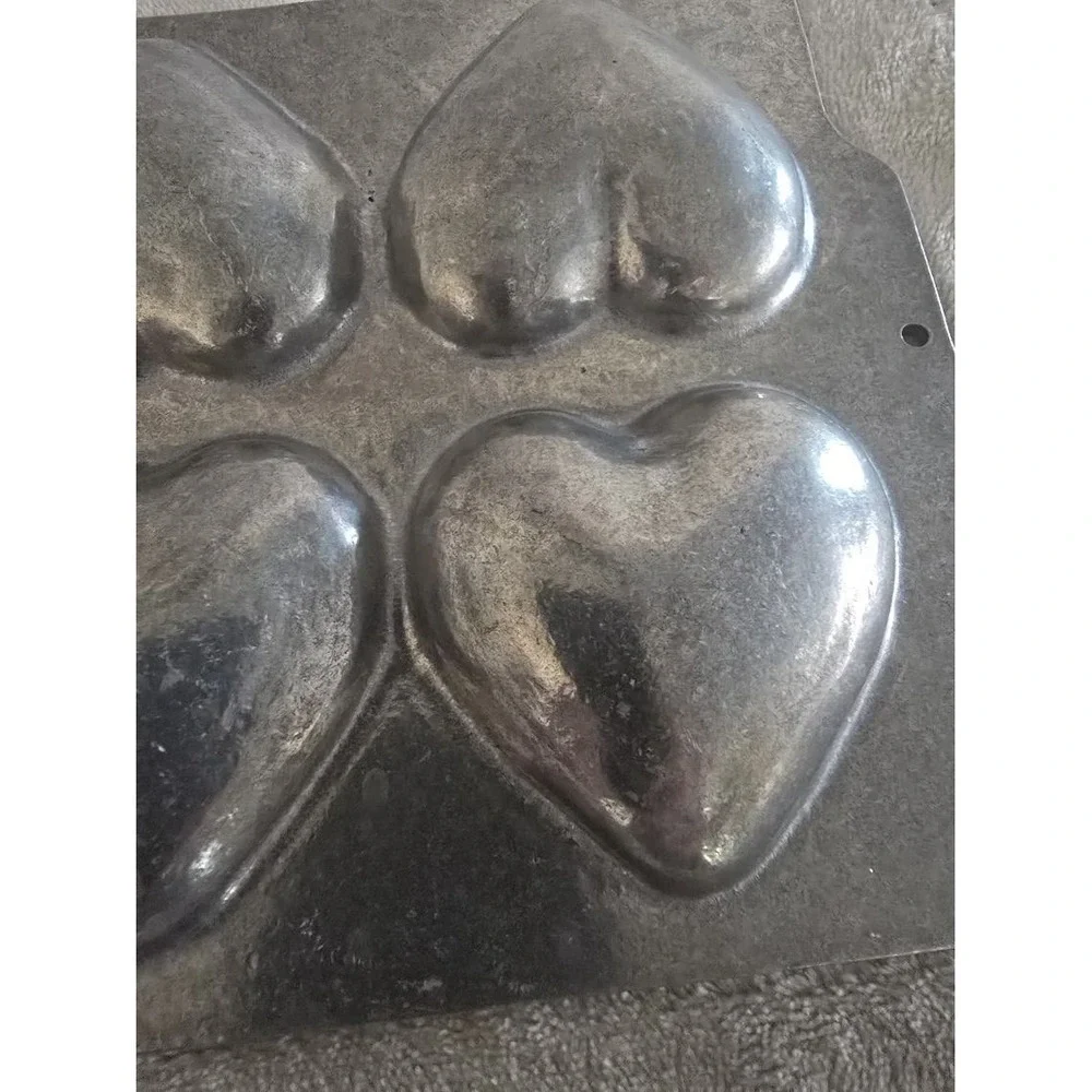 Vintage Heart Pan Candy Mold Baking Hearts Wall Hanging 9.5